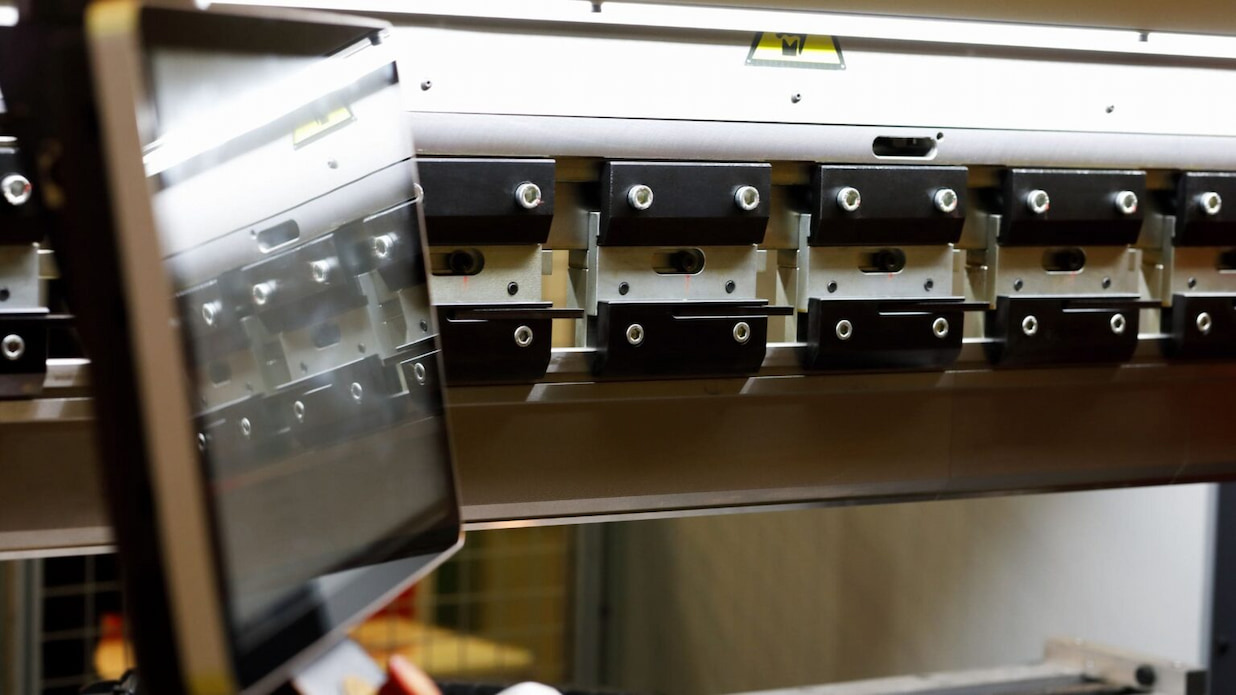 accurl bending machine